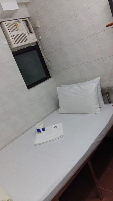 New Yan Yan Guest House Reception 9Th Floor Flat E4 E6 Хонконг Екстериор снимка